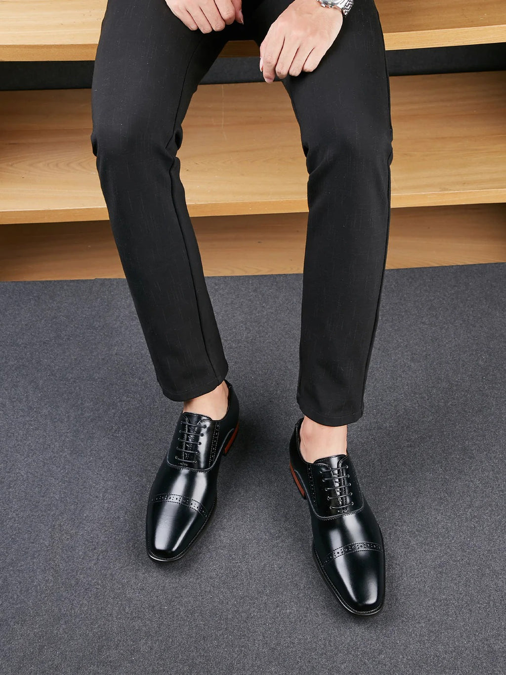Pointed Toe Lace-up Carved Derby Shoes