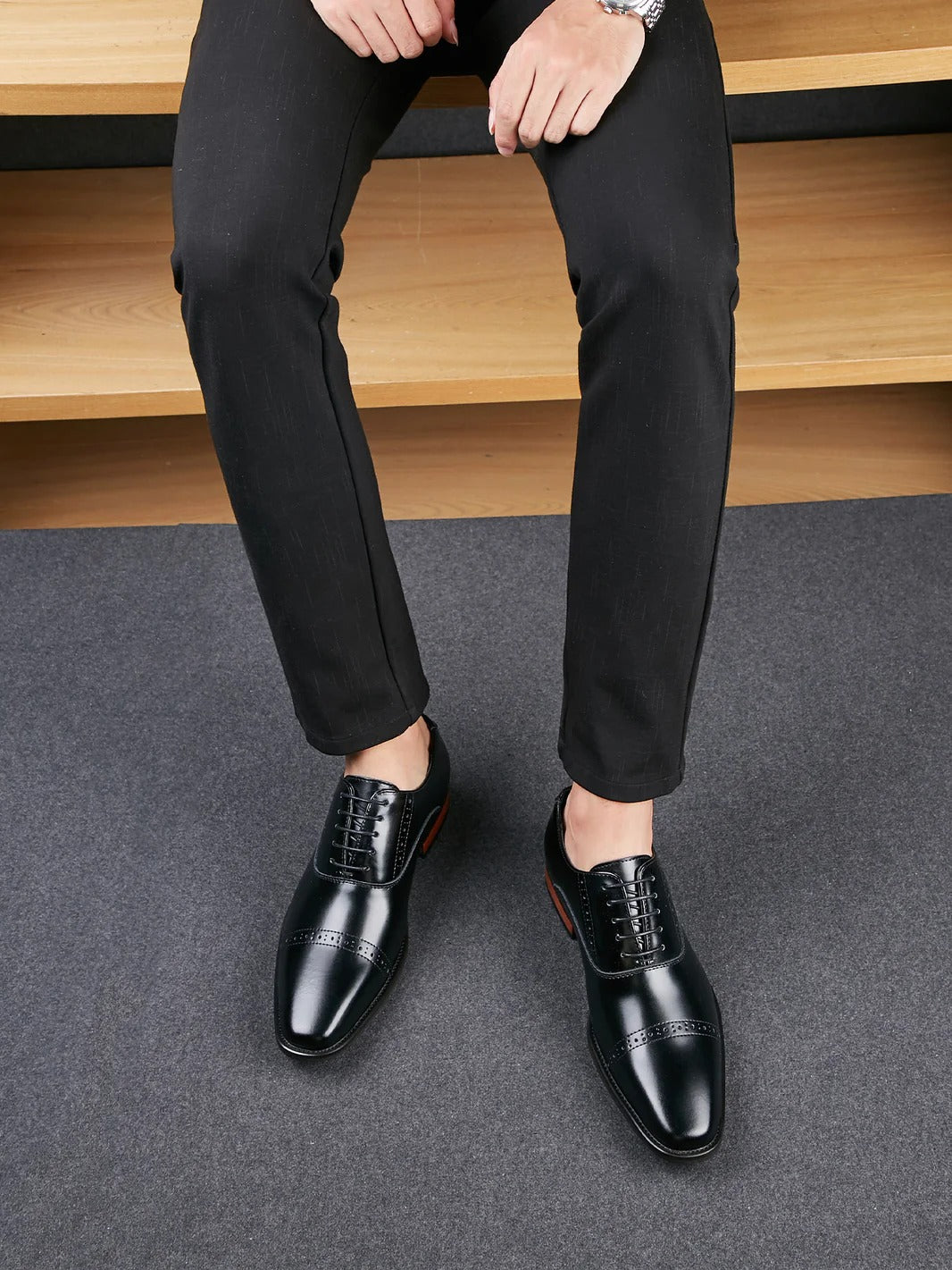 Pointed Toe Lace-up Carved Derby Shoes